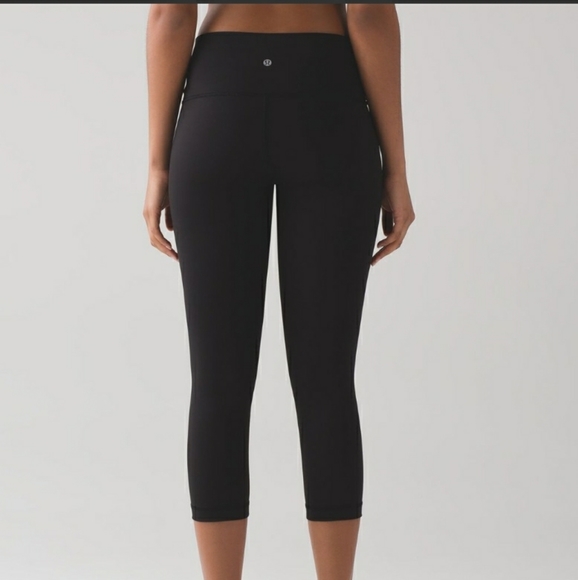 Lululemon Wunder Under Crop - Picture 4 of 9